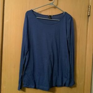 Womens long sleeved tee by H & M. Size Large